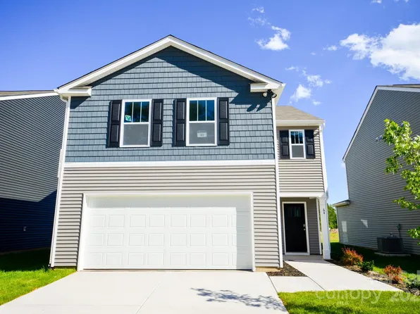 64 Lillian Ln, Hendersonville, NC 28792