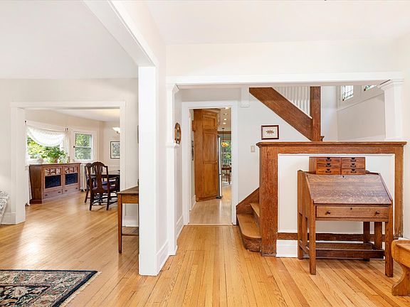 4th image of 643 N Elmwood Ave