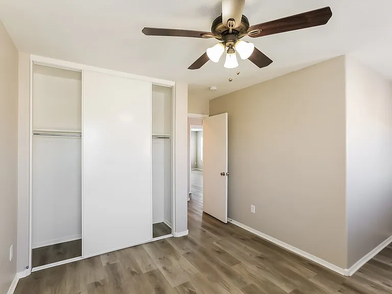 2213 E 35th Ave — Photo 13