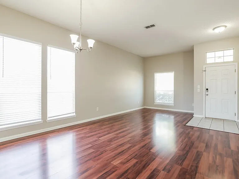 9446 Maidstone Mill Dr E — Photo 5