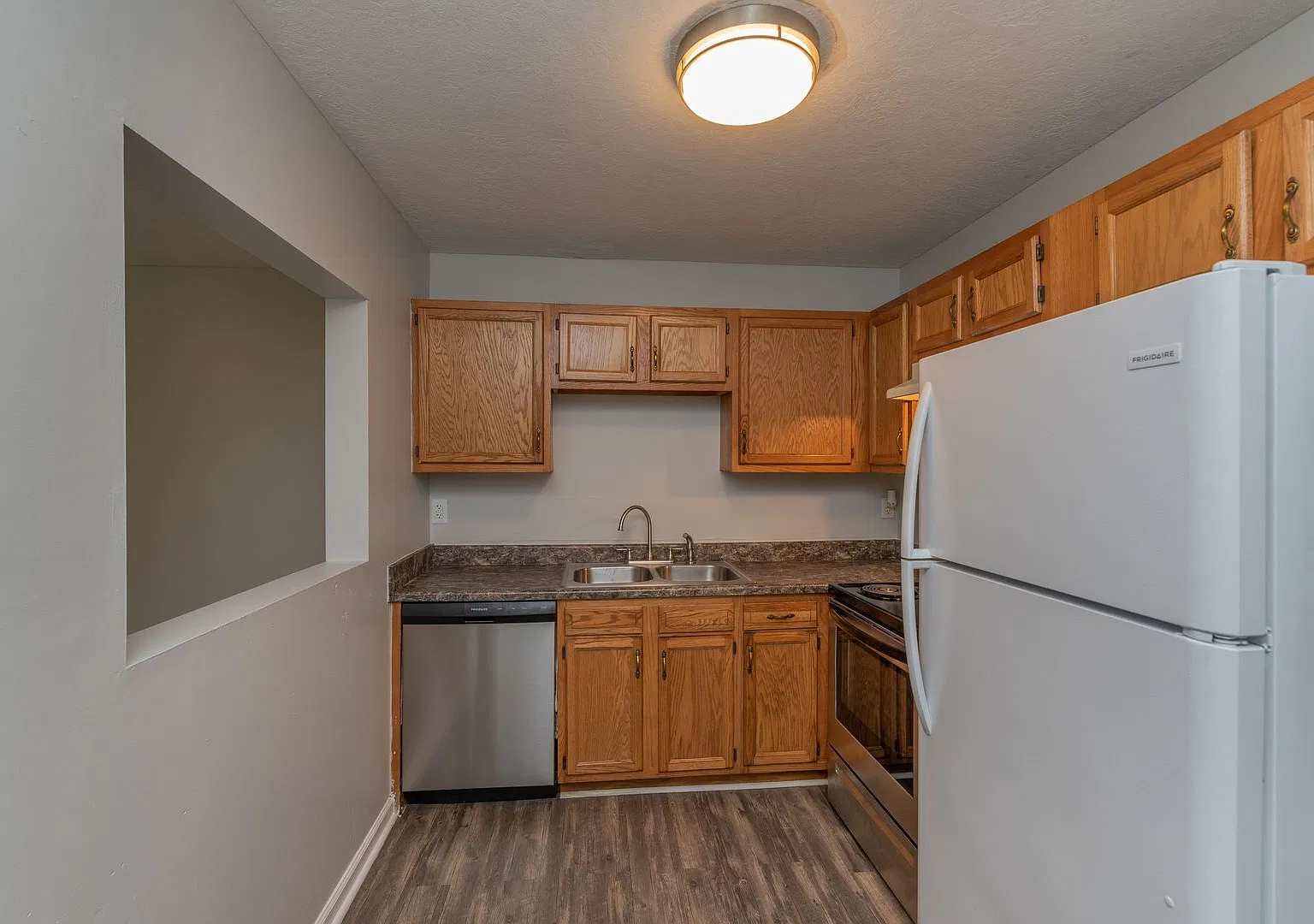 2 Bed/1.5 Bath Duplex on Miles Avenue, central heat & air unit - Available Now! — Photo 4