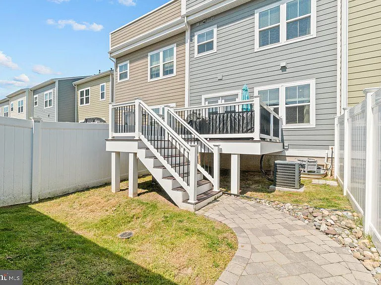 6247 Islington St — Photo 53