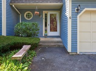 6 Village Grn, Sturbridge, MA 01566