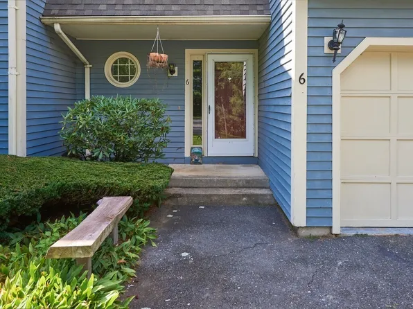 6 Village Grn, Sturbridge, MA 01566