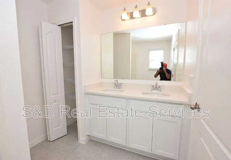 3913 Academia Ave — Photo 27
