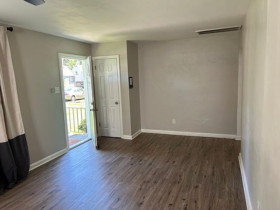 3rd image of 2821 Irisdale Ave