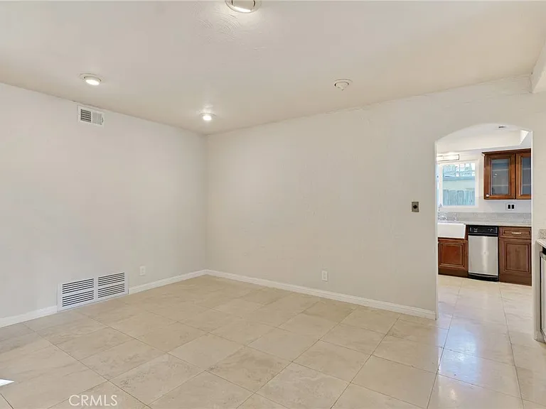 22781 Macfarlane Dr — Photo 4