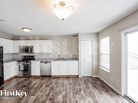4th image of 14735 Fawn Hollow Ln