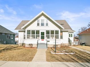 527 W Carroll St, Portage, WI 53901