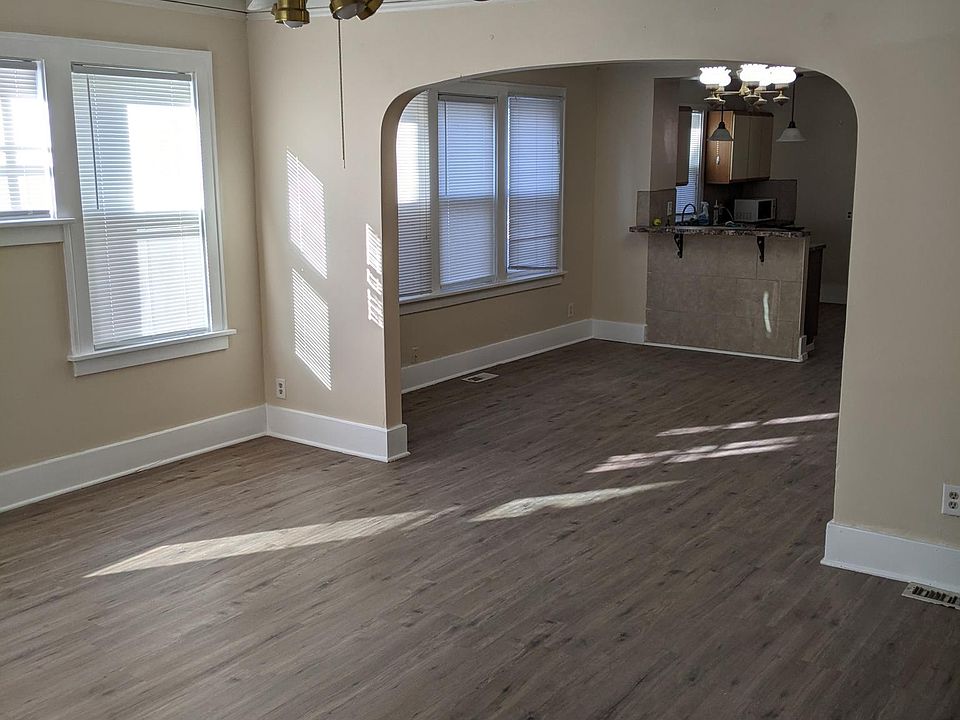 Living room to dining room