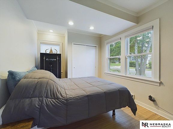 5th image of 1621 Woodsview St