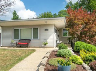 1016 Blanchard St, Downers Grove, IL 60516