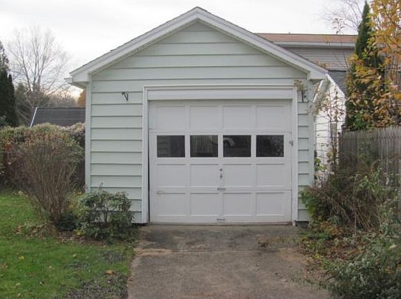 3rd image of 755 Chenango St