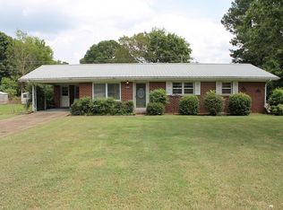 1933 Holiday Dr, Florence, AL 35630