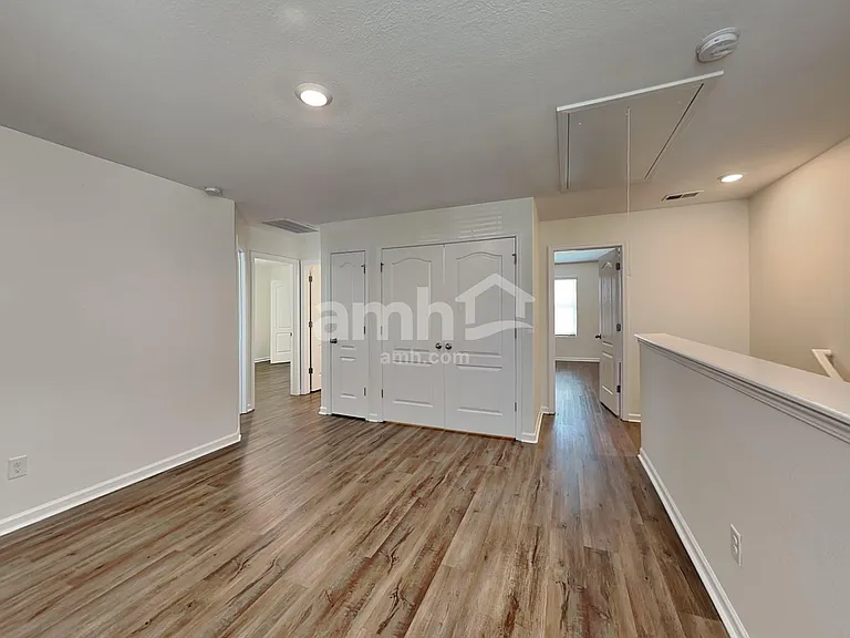 2053 Southlea Dr — Photo 7