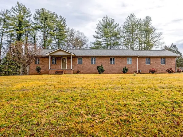 111 Arthur Haney Rd, Dobson, NC 27017