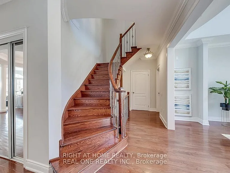 96 Spring Azure Cres — Photo 24
