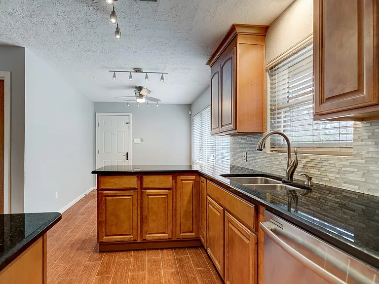 8610 Bevlyn Dr — Photo 8