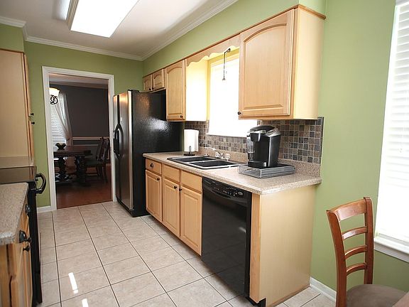 4th image of 6620 Marshall Place Dr