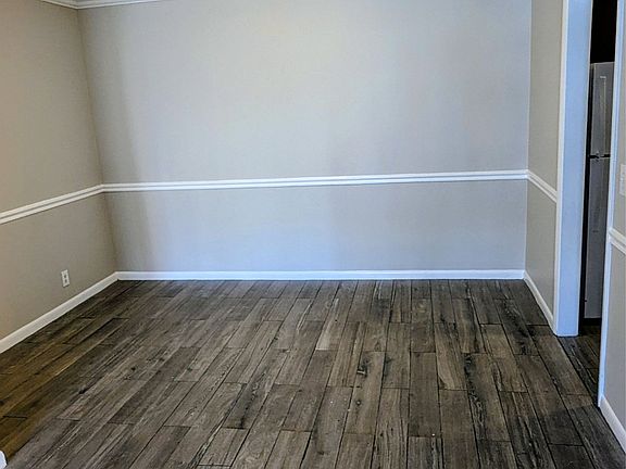 3rd image of 370 Wallace Rd APT D13