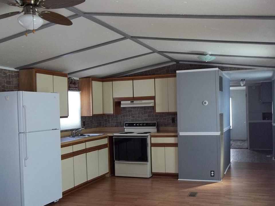 1st image of 15 Mobile Manor Dr