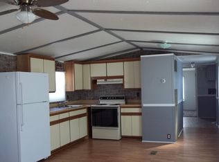 15 Mobile Manor Dr, Martinsville, VA 24112