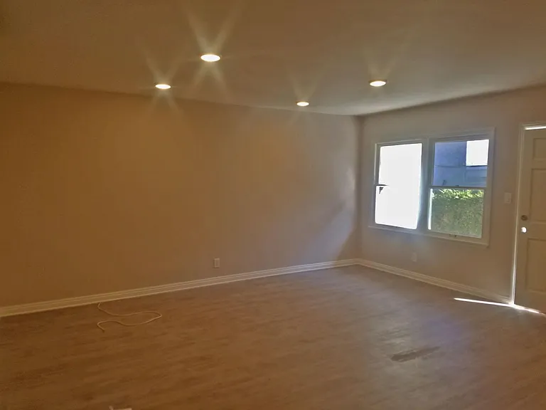 15158 Dickens St #1 — Photo 5