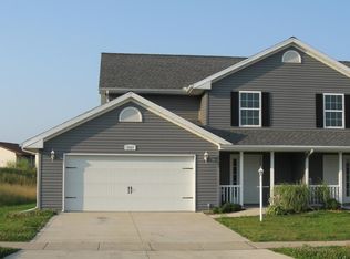 2027 Macon St, Mahomet, IL 61853