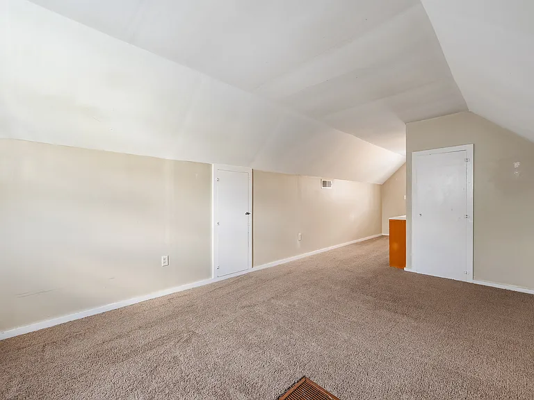 3934 Kennison Ave — Photo 25