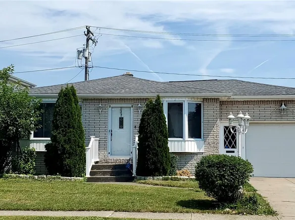 120 Nantucket Dr E, Buffalo, NY 14225