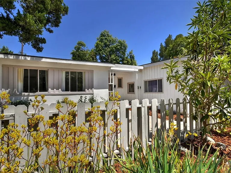 5836 Wish Ave — Photo 4