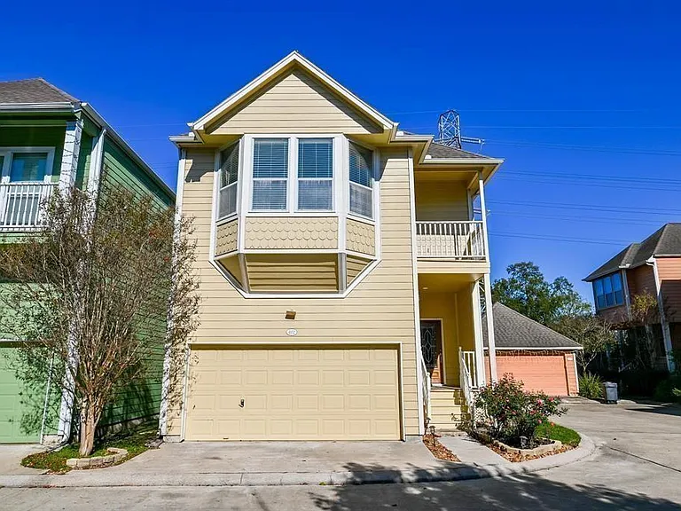 802 Garden Trace Ln — Photo 1