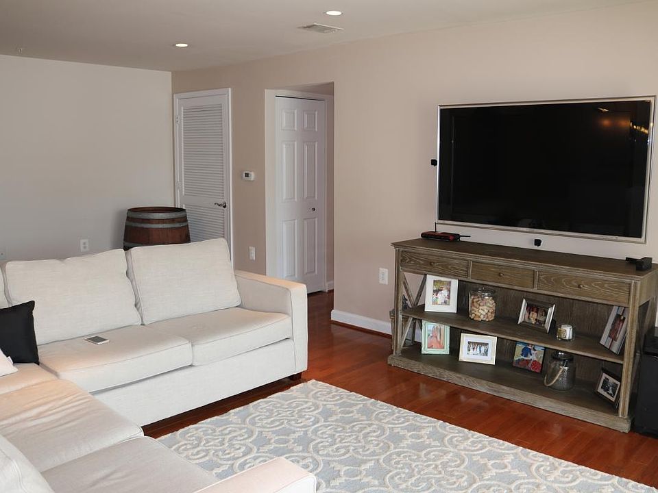 Large living area angle 1
