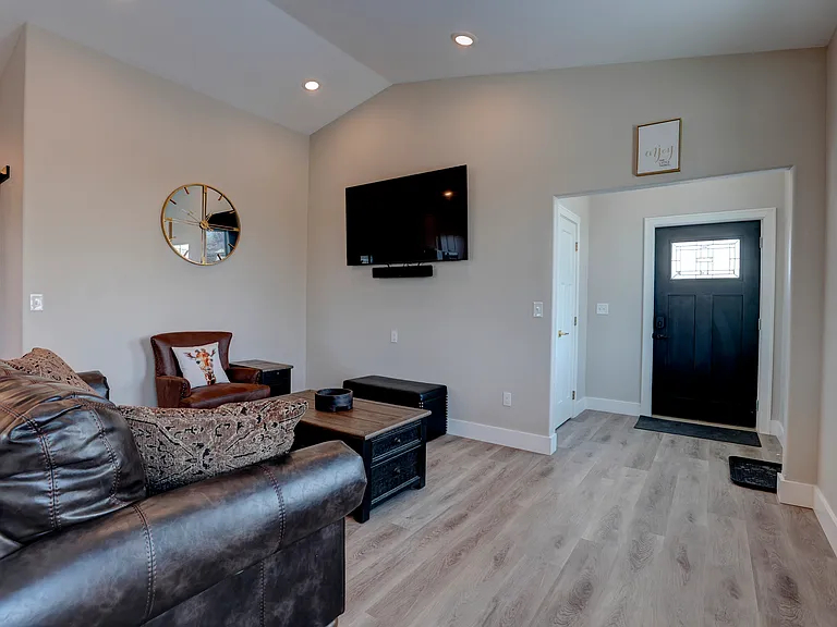 855 Lincoln Dr — Photo 5