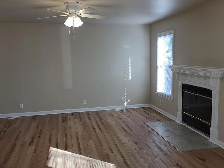 2911 Velden Dr — Photo 13