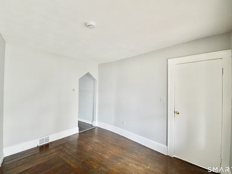 2310 Barnum Ave #1 — Photo 3