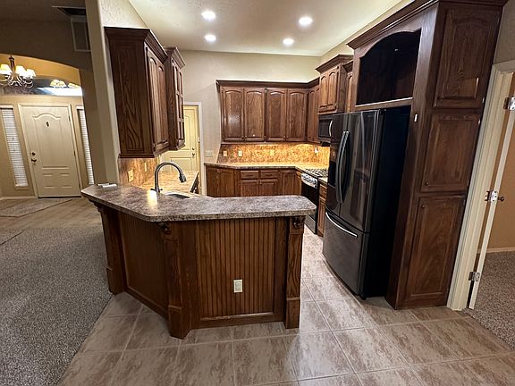 4th image of 600 E Forest Ln