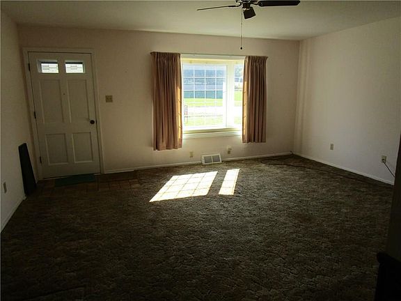 2nd image of 27 School St