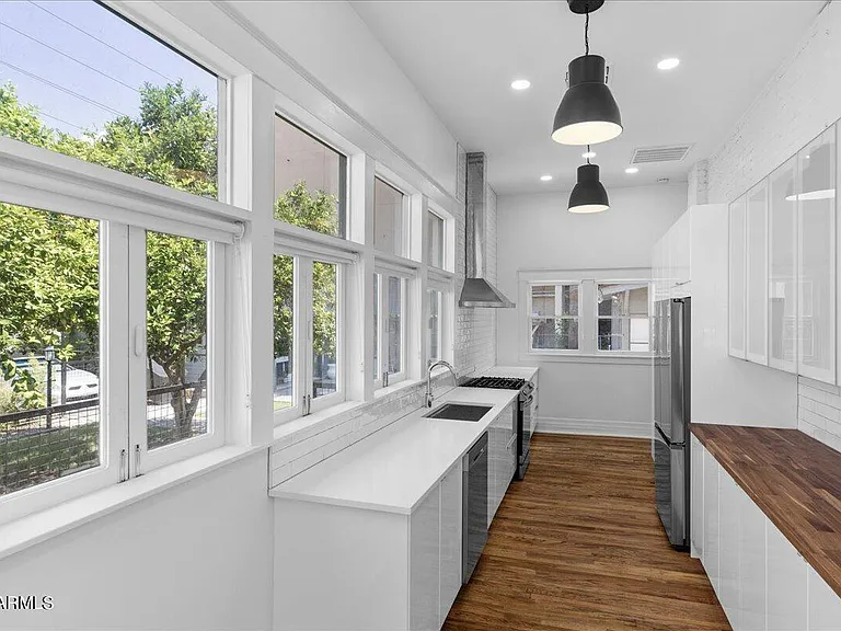 825 N 3rd Ave — Photo 32