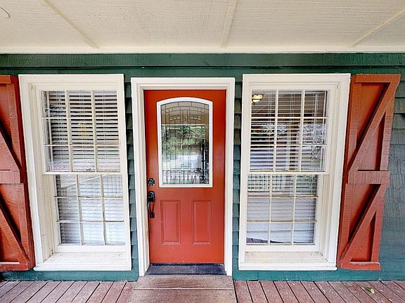 2nd image of 40 Cosens Ln