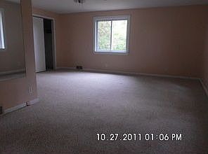 Master Bedroom w/ Full Bath and Large Closet