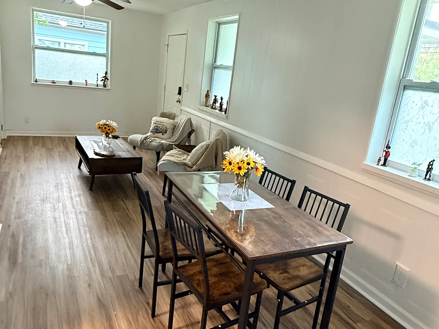 3 bed, 1599 sqft, $1,800 — Photo 2