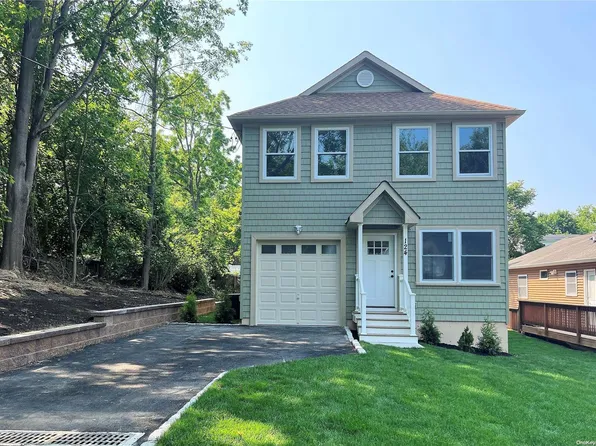 124 Walnut Road, Kings Park, NY 11754