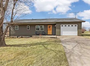 905 7th St, Kalona, IA 52247