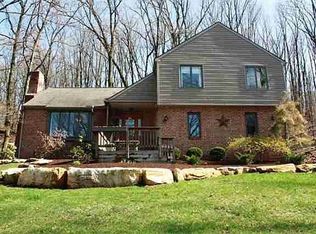 1325 Swope Dr, Boiling Springs, PA 17007