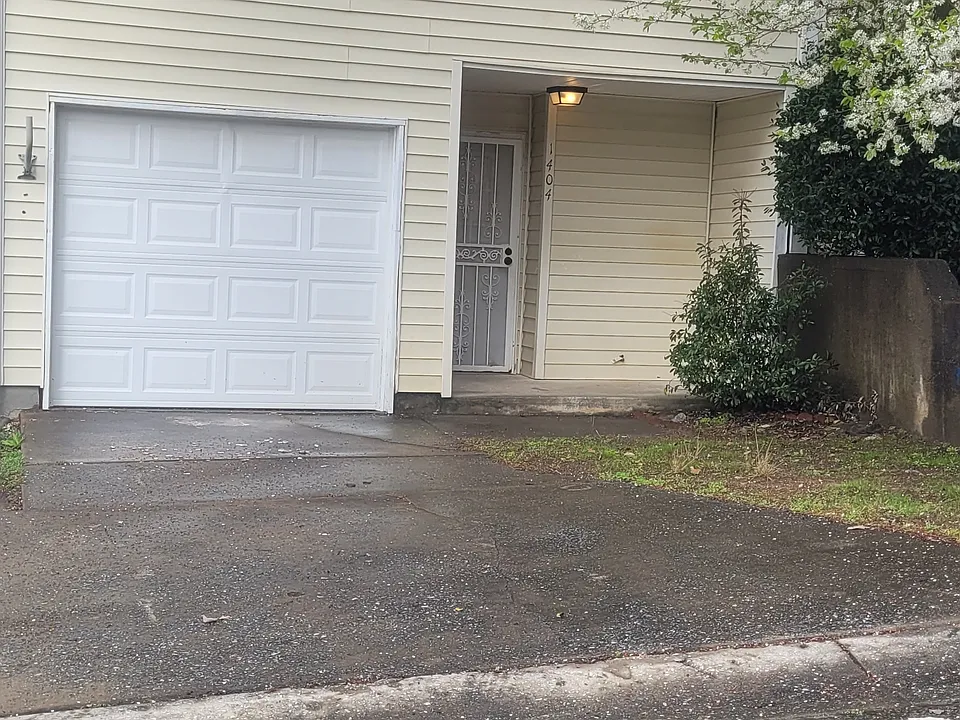 1404 Pine Tree Trl
