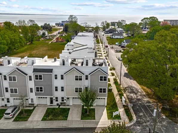 300 Douglas Ave, Colonial Beach, VA 22443