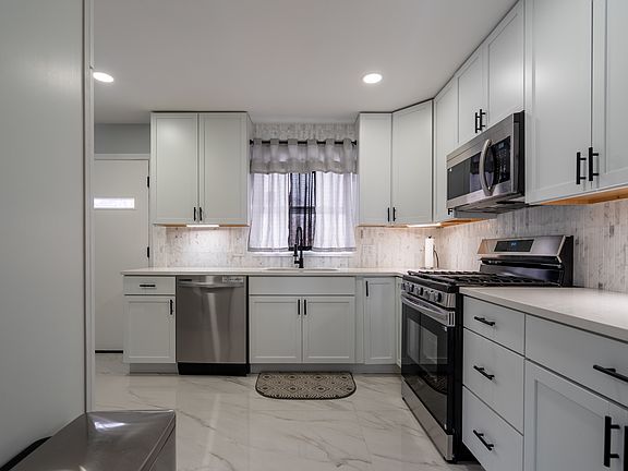 4th image of 4624 177th St