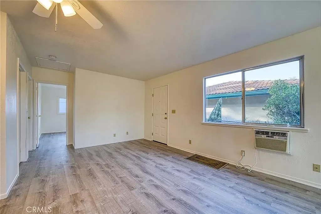 3 bed, 1009 sqft, $2,800 — Photo 2
