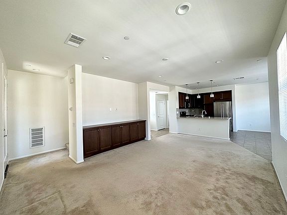 5th image of 5036 Manzano St